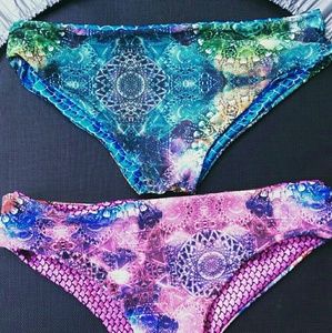 Seamless reversible cheeky bottoms- geo scales